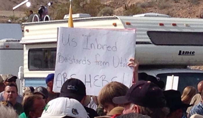 cliven bundy, nevada U.S Citizens Hold Feds At Gunpoint Over Cattle Ranch