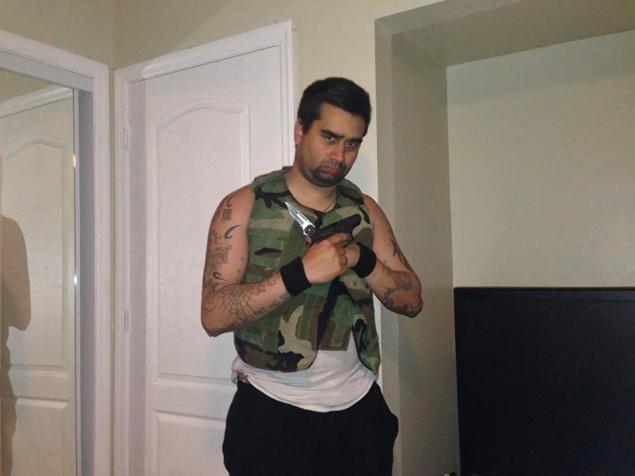 Derek Medina Posing with a gun Ocala Post