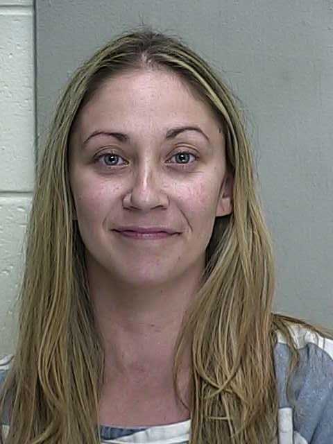 Drunk mom crashes car with 2-year-old in her lap
