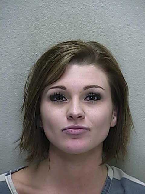 Dumb criminals: Ocala woman smugly waved at officer before she was arrested