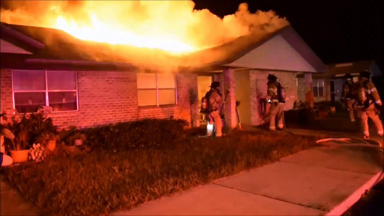 Video: Firefighters contain blaze in 11 minutes