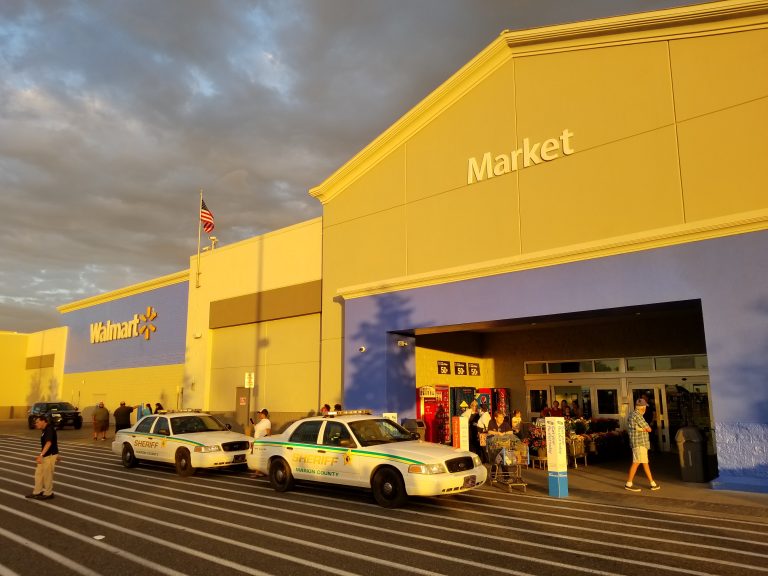 Bomb threat prompts Wal-Mart evacuation