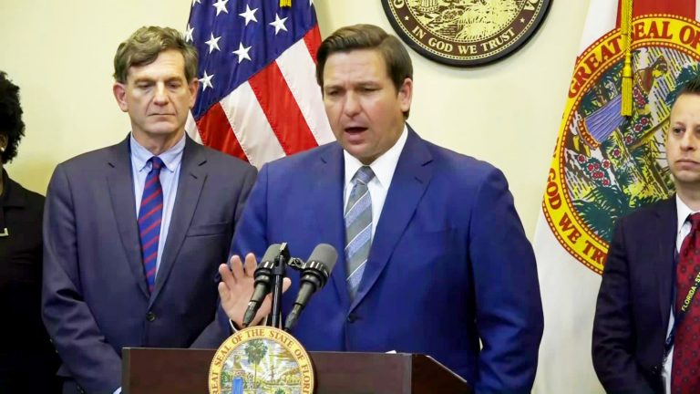 DeSantis signs bill to increase salaries for teachers