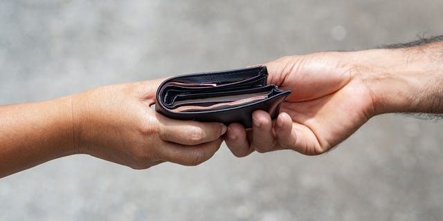 Good Samaritan wants to return wallet found at a BP Station in Ocala