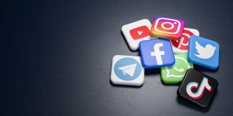 Florida bill bans teens from social media